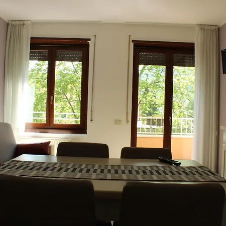 Royal House Aparthotel *